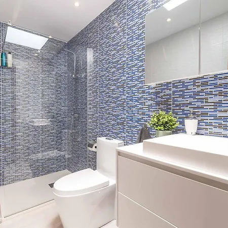 Sirena Villa *